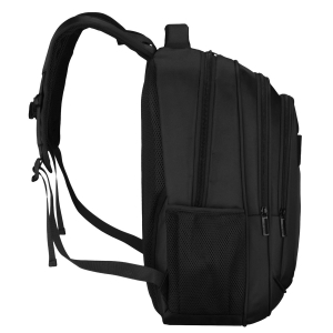 Miejski, pojemny plecak z poliestru w czarnym kolorze zawieszony na regulowanych szelkach - Peterson