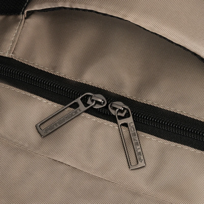 Dwukomorowy, szary plecak podróżny zawieszony na oddychających szelkach - Peterson