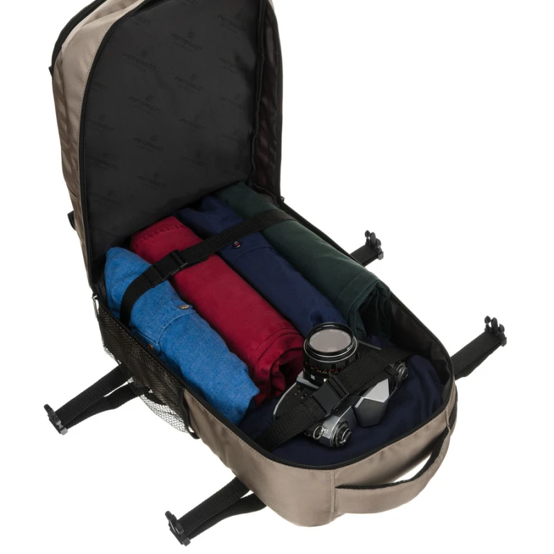 Dwukomorowy, szary plecak podróżny zawieszony na oddychających szelkach - Peterson