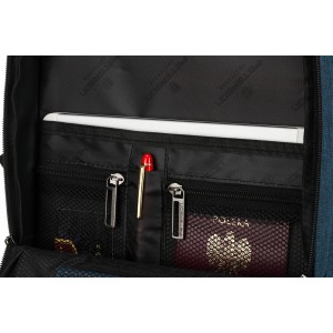 Granatowy, podróżny plecak z poliestru wyposażony w dopinany pasek - Peterson