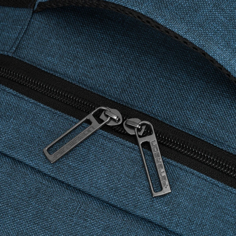 Granatowy, podróżny plecak z poliestru wyposażony w dopinany pasek - Peterson