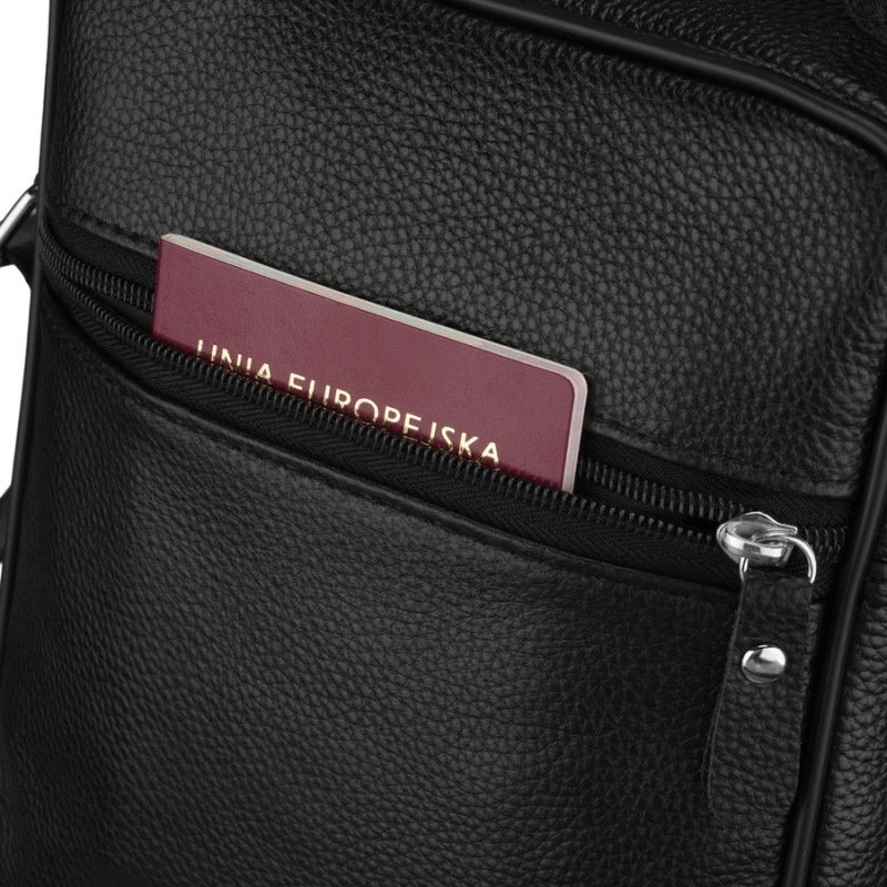 Listonoszka męska wykonana ze skóry naturalnej w czarnym kolorze - Rovicky