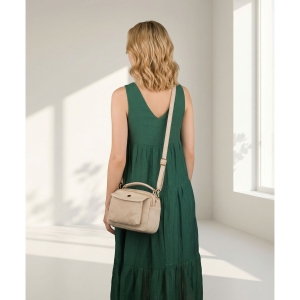 Listonoszka damska mała saszetka na ramię skóra ekologiczna modna beżowa torebka na suwak - Peterson