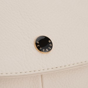 Beżowy plecak damski mały ze skóry ekologicznej miejski z klapką elegancki - Peterson