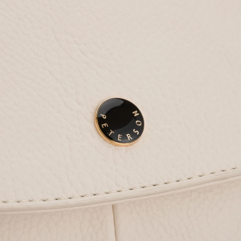 Beżowy plecak damski mały ze skóry ekologicznej miejski z klapką elegancki - Peterson