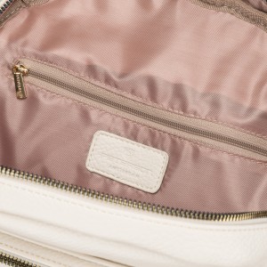 Beżowy plecak damski mały ze skóry ekologicznej miejski z klapką elegancki - Peterson