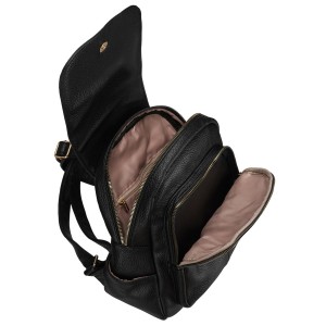 Mały plecak damski z klapką czarny ze skóry ekologicznej miejski - Peterson