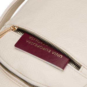 Plecak damski mały ze skóry ekologicznej modny miejski beżowy na suwak listonoszka na ramie torebka 2w1 - Peterson