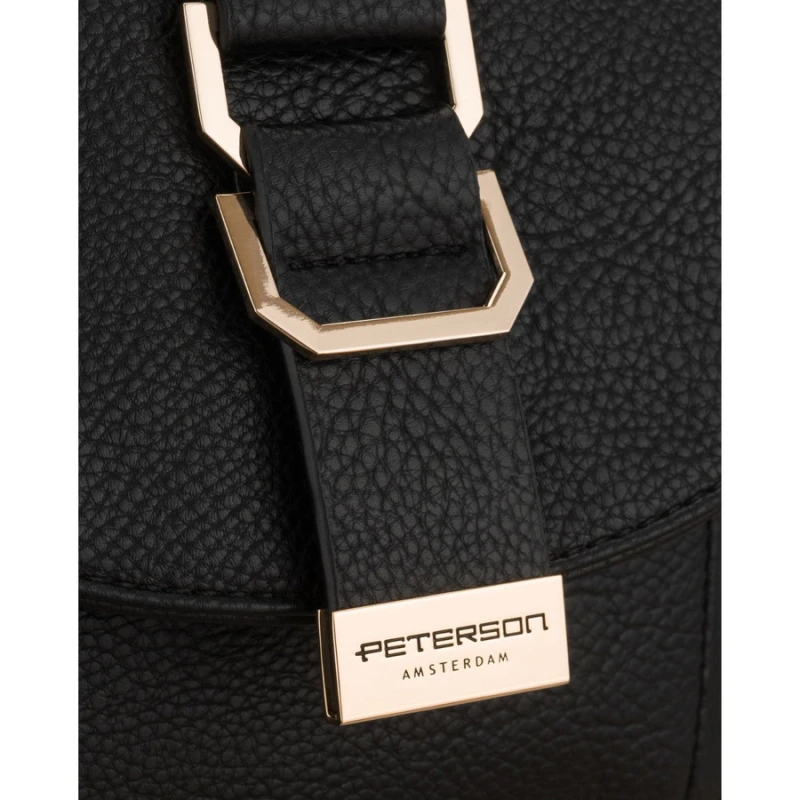 Mały czarny plecak damski ze skóry ekologicznej miejski modny z klapką - Peterson