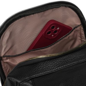 Mały czarny plecak damski ze skóry ekologicznej miejski modny z klapką - Peterson