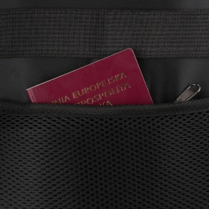 Pojemny plecak podróżny do samolotu wykonany z poliestru w czarnym kolorze - Rovicky