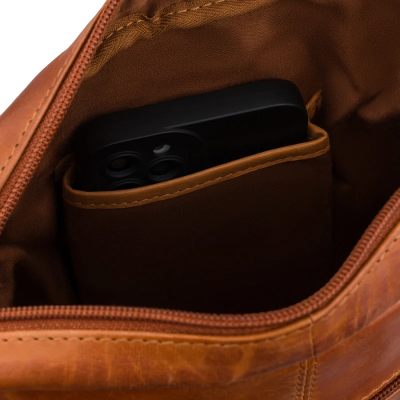 Listonoszka męska ze skóry naturalnej brązowa mała saszetka na ramię - Peterson