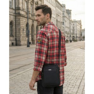 Mała listonoszka męska czarna z poliestru miejska lekka saszetka na ramię - Peterson