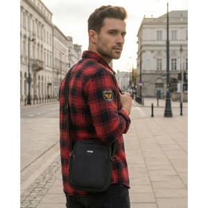 Czarna listonoszka męska mała saszetka na ramię - Peterson