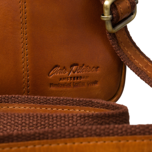 Mała torebka męska listonoszka brązowa ze skóry naturalnej saszetka na ramię - Peterson