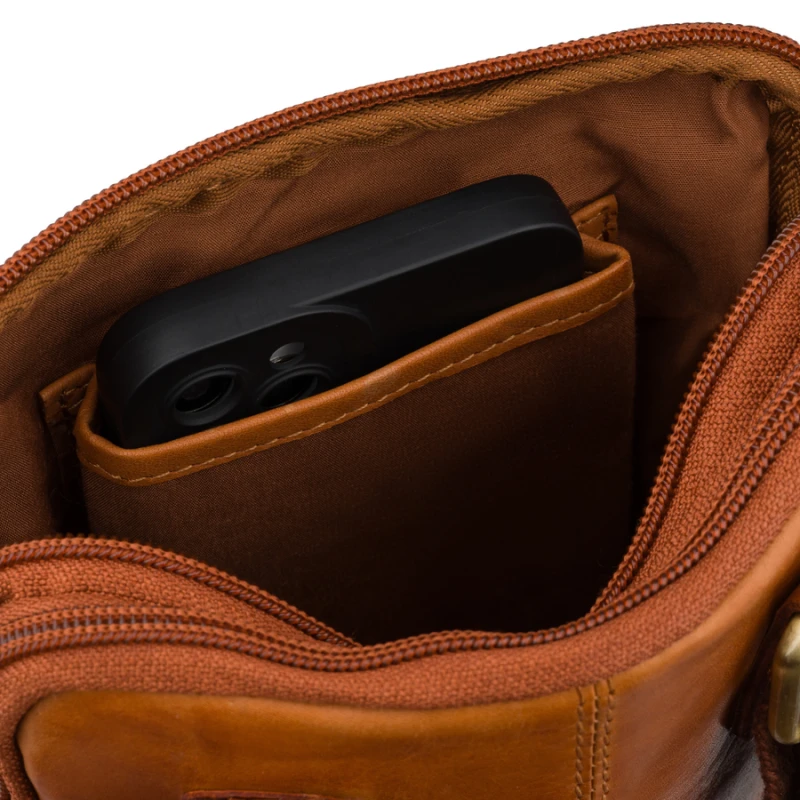 Mała torebka męska listonoszka brązowa ze skóry naturalnej saszetka na ramię - Peterson