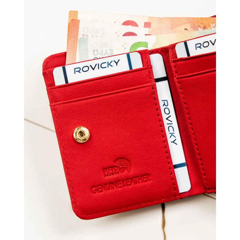 Mały portfel damski ze skóry naturalnej w czerwonym kolorze, wyposażony w system RFID - Rovicky