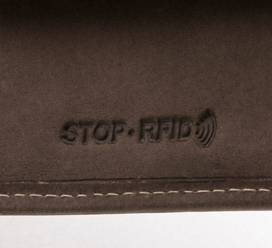 Skórzany portfel z zapinką i ochroną kart RFID — Peterson
