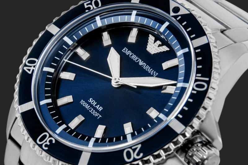 Emporio Armani World Explorer AR11697 – Obrotowa Luneta