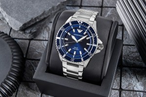 Zegarek Męski Emporio Armani World Explorer – Stalowa Koperta