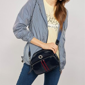 Granatowa damska listonoszka Monnari BAG1190
