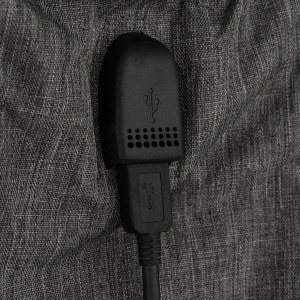 Pojemny plecak dla mamy wykonany z poliestru w ciemnoszarym kolorze, wyposażony w port USB - Peterson