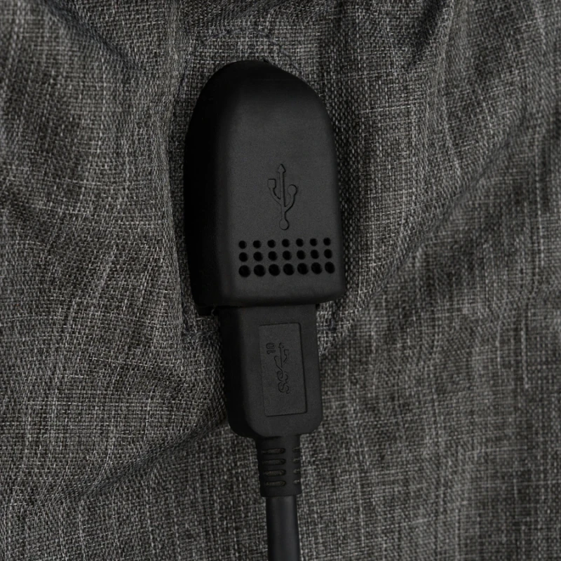 Pojemny plecak dla mamy wykonany z poliestru w ciemnoszarym kolorze, wyposażony w port USB - Peterson