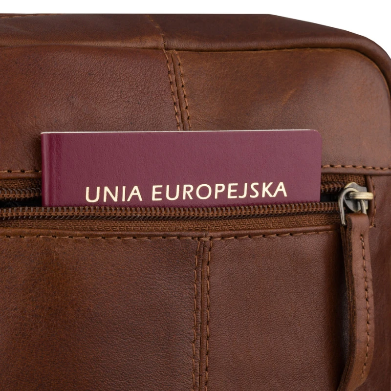 Brązowa, miejska listonoszka męska ze skóry naturalnej zamykana suwakiem - Peterson