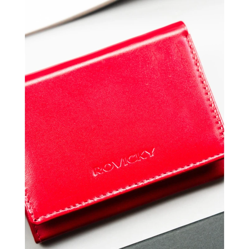 Różowy portfel damski ze skóry naturalnej wyposażony w system RFID - Rovicky