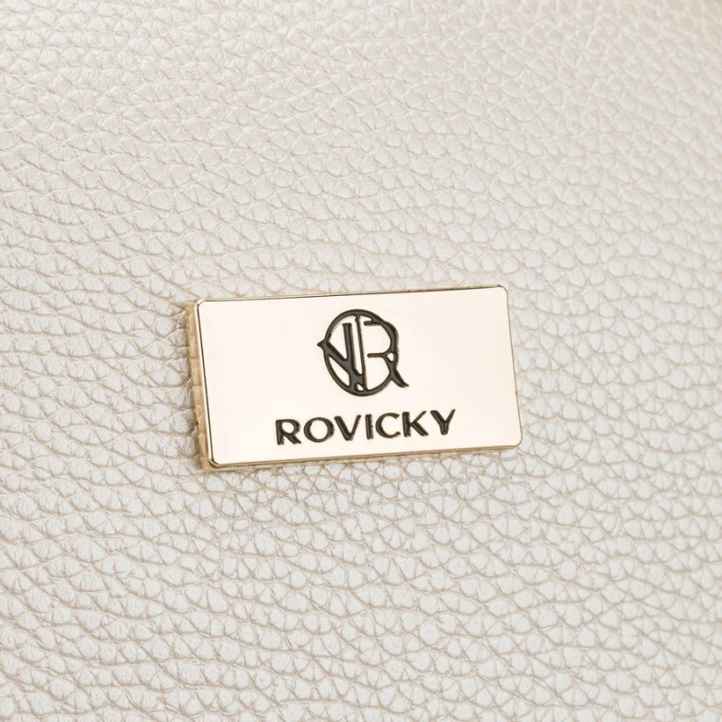 Beżowa kosmetyczka ze skóry ekologicznej, jednokomorowa i zamykana suwakiem - Rovicky