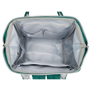 Zielony plecak damski z poliestru z miejscem na laptopa i portem USB - Peterson