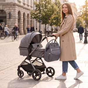 Szary plecak mommy-bag wykonany z poliestru, dwukomorowy i zamykany suwakiem - Peterson