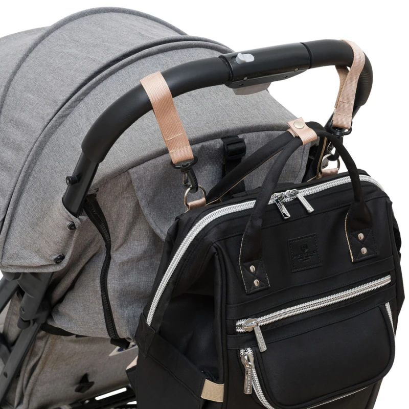 Tył czarnego plecaka Peterson Mommy Bag z regulowanymi szelkami